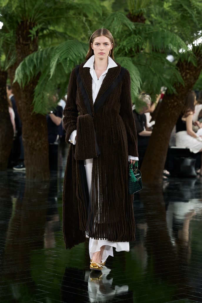 DIOR HC FW2627 FRONT LOOK 16 2x3 687x1030 1