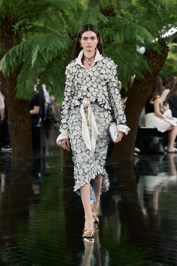 DIOR HC FW2627 FRONT LOOK 17 2x3 686x1030 1