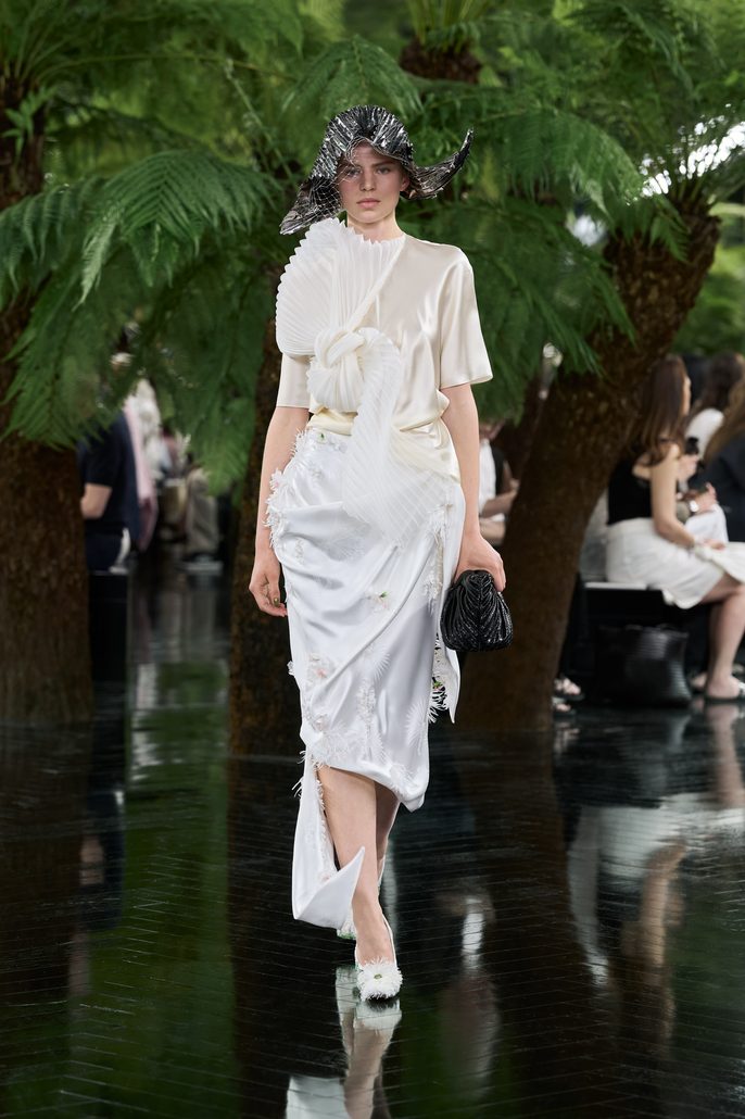 DIOR HC FW2627 FRONT LOOK 33 2x3 686x1030 1