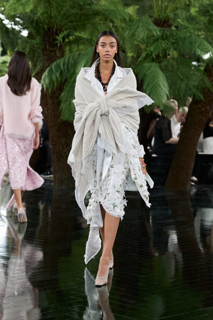 DIOR HC FW2627 FRONT LOOK 37 2x3 687x1030 1