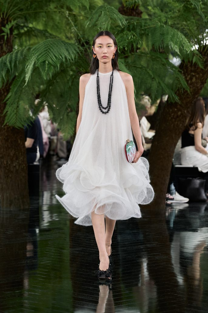 DIOR HC FW2627 FRONT LOOK 41 2x3 686x1030 1