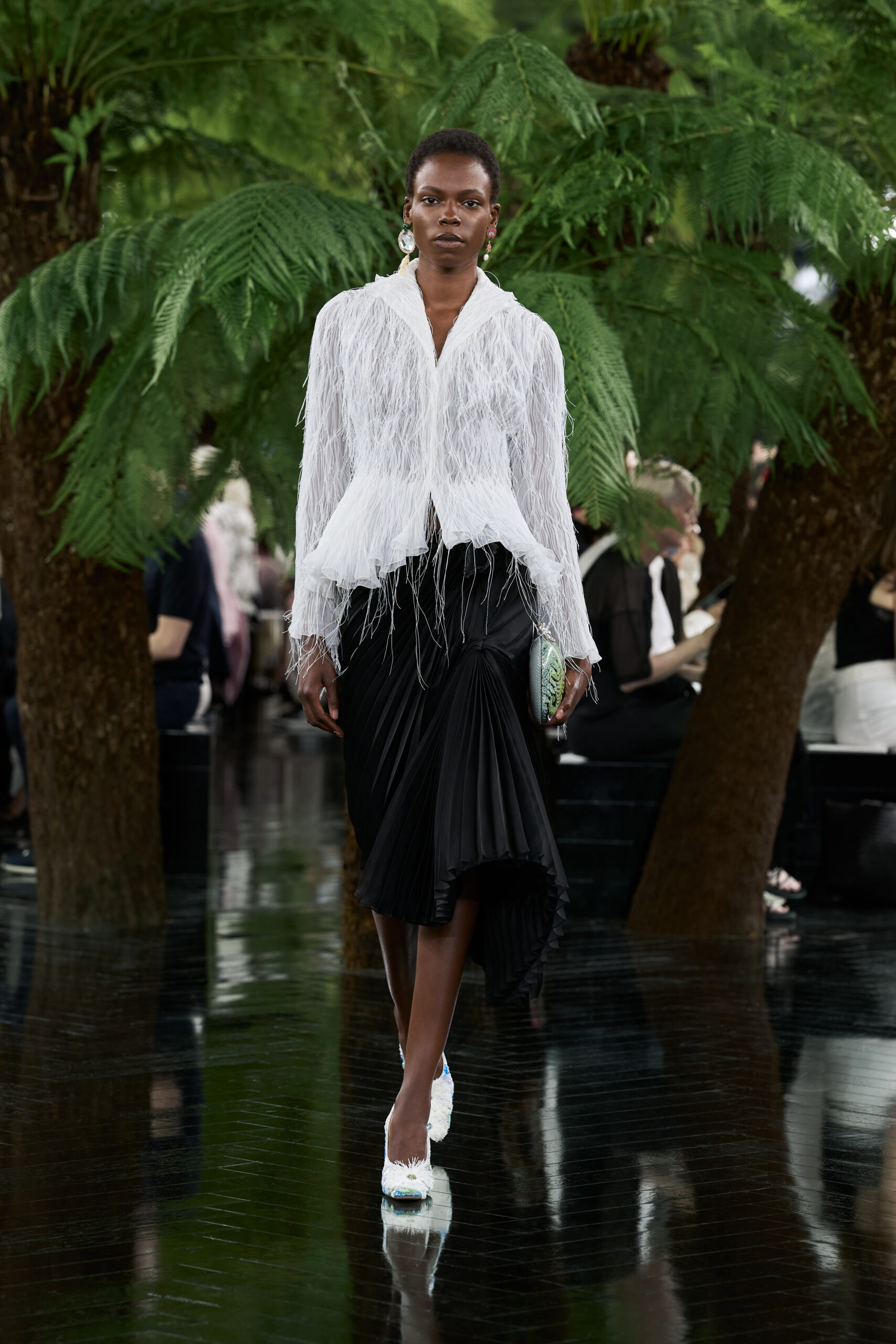 DIOR HC FW2627 FRONT LOOK 45 2x3 scaled