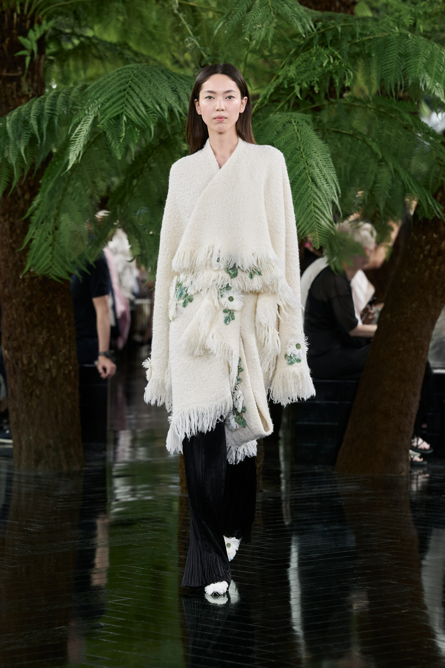 DIOR HC FW2627 FRONT LOOK 48 2x3 scaled