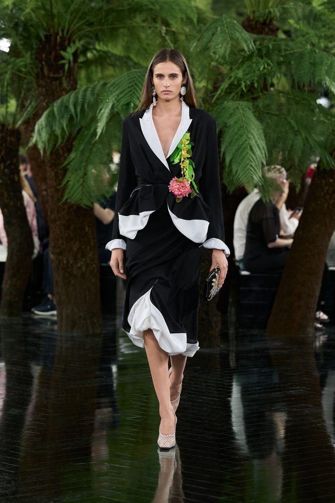 DIOR HC FW2627 FRONT LOOK 56 2x3 687x1030 1