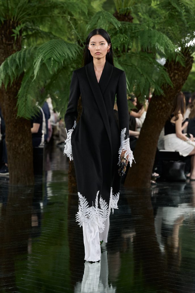 DIOR HC FW2627 FRONT LOOK 60 2x3 687x1030 1