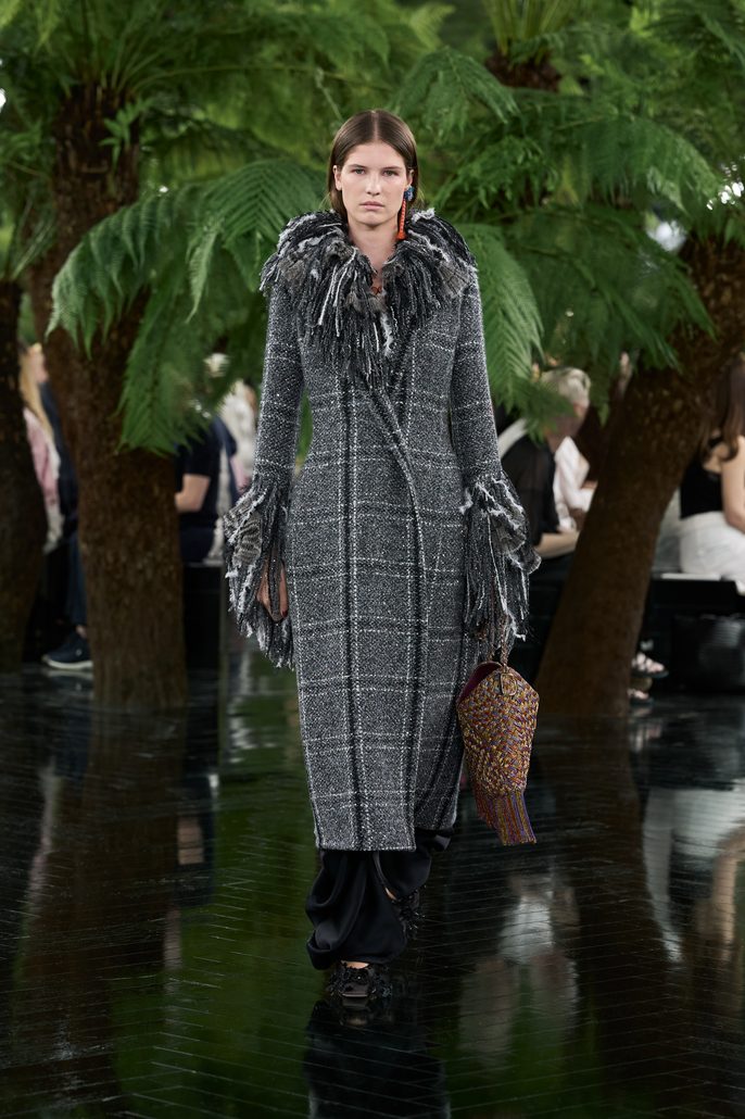 DIOR HC FW2627 FRONT LOOK 61 2x3 686x1030 1