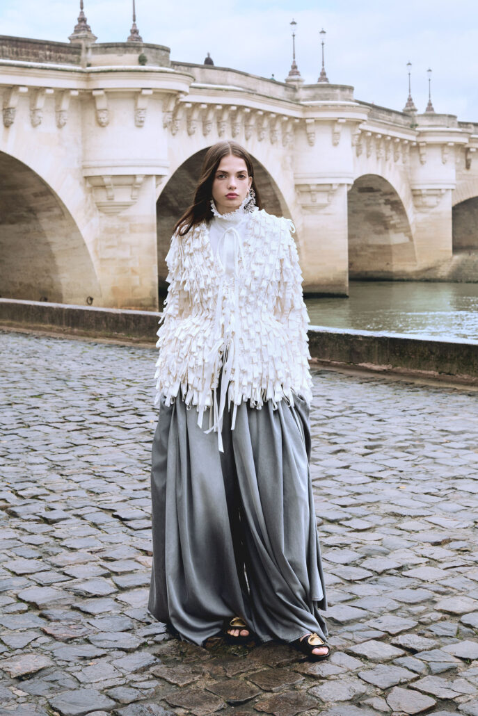 2 DIOR WOMAN FALL26 PRESS LOOK 002