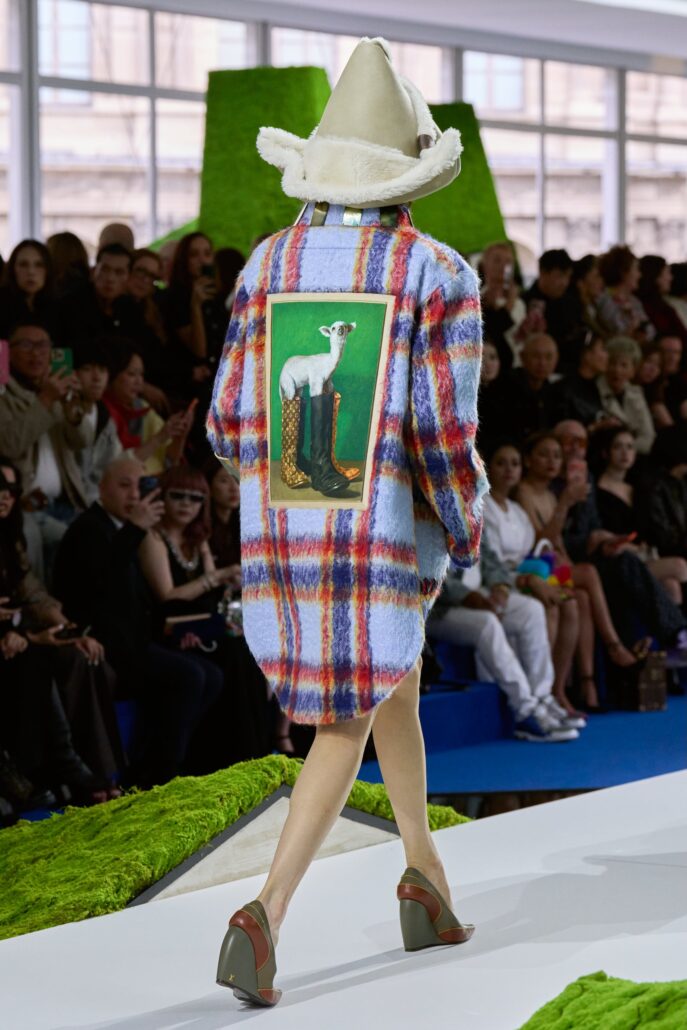 WOMENFW26 RUNWAY DETAILS 082
