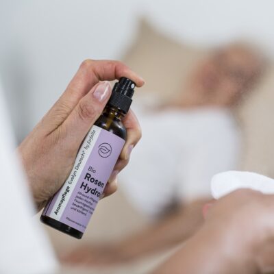 Die Kraft der Rose bei Aromapflege Evelyn Deutsch