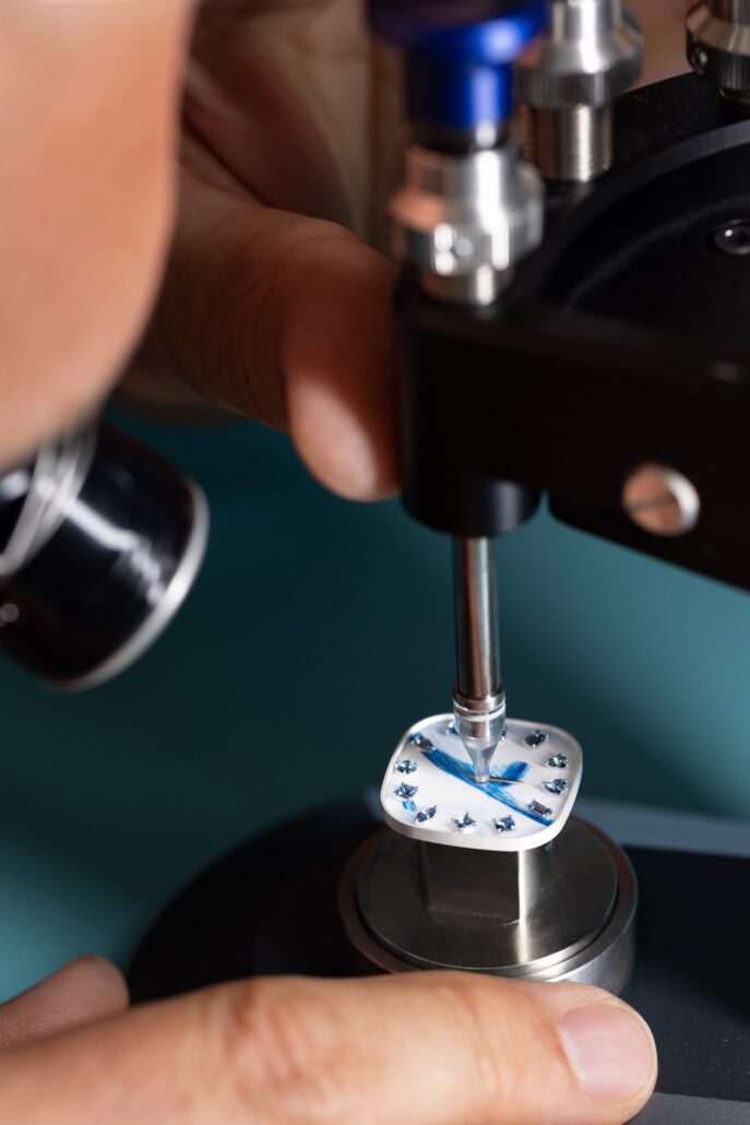 Setting of the hands Craft@TiffanyCo