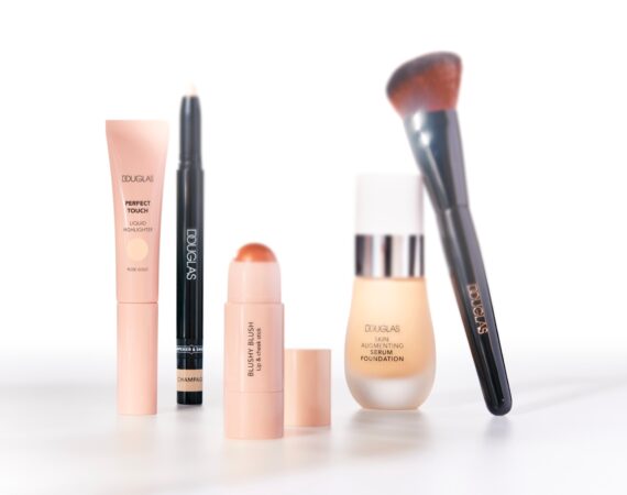 makeup product douglas glowy look luisa v2 unlimited