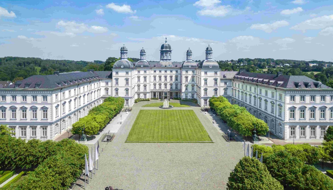 Althoff Grandhotel Schloss Bensberg_Luftansicht_Foto Jannis Hagels klein