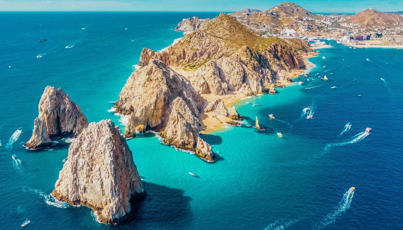 Los Cabos_Cabo San Lucas Bay_Copyright Los Cabos Tourism Board