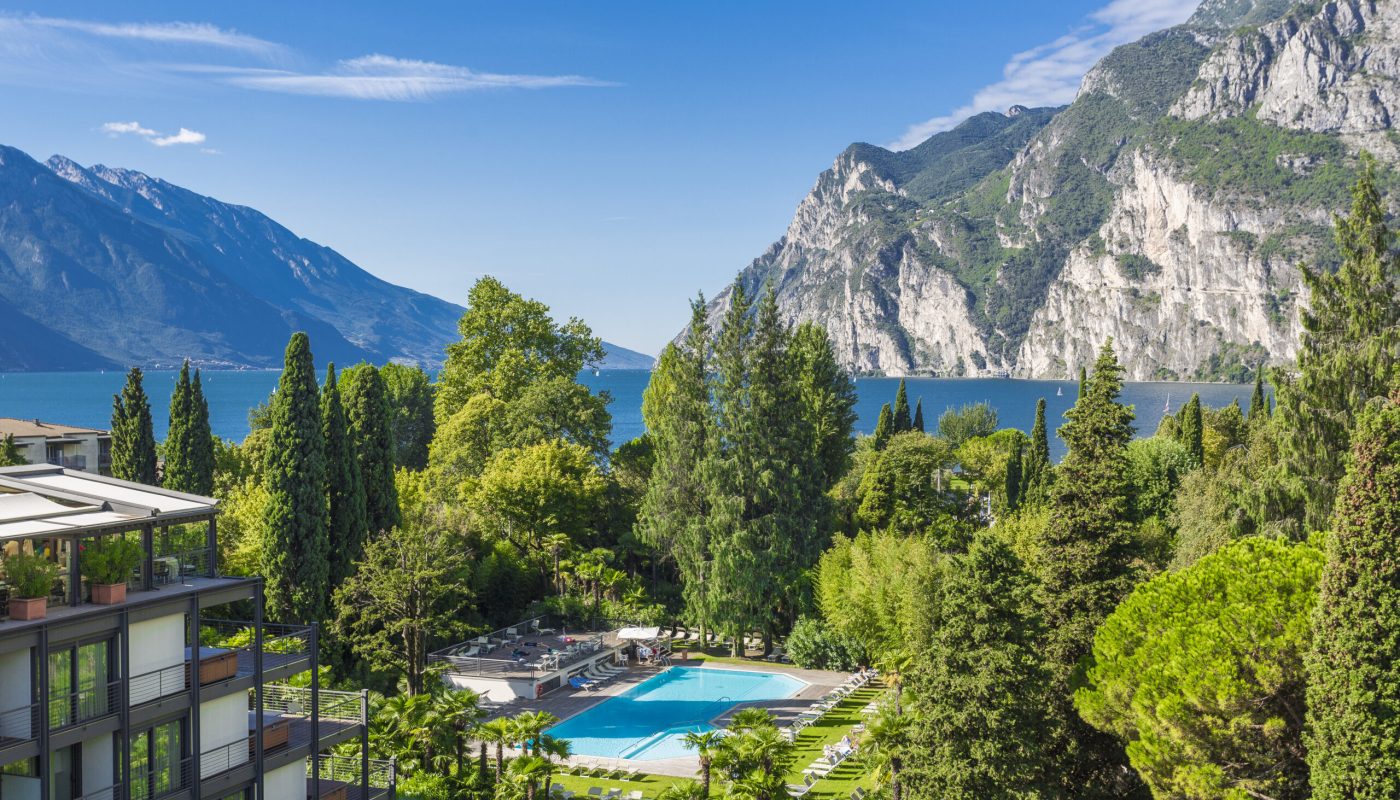 der_traumhafte_ausblick_du_lacet_du_parc_grand_resort
