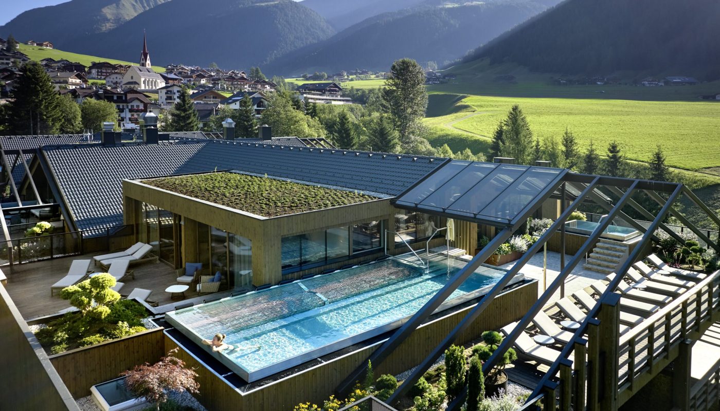 Die Fotos dürfen ausschließlich für PR- und Marketingmaßnahmen der Hotels Quelle, St. Magdalena, Südtirol, Italien verwendet werden. 
Jegliche Nutzung Dritter (durch Verkauf oder Weitergabe) ist mit dem Bildautor, Michael Huber | www.huber-fotografie.at, gesondert zu vereinbaren.


Copyright aller Aufnahmen:

Michael Huber

5730 Mittersill. Hallenbadstraße 4

www.huber-fotografie.at

0664 / 250 86 32