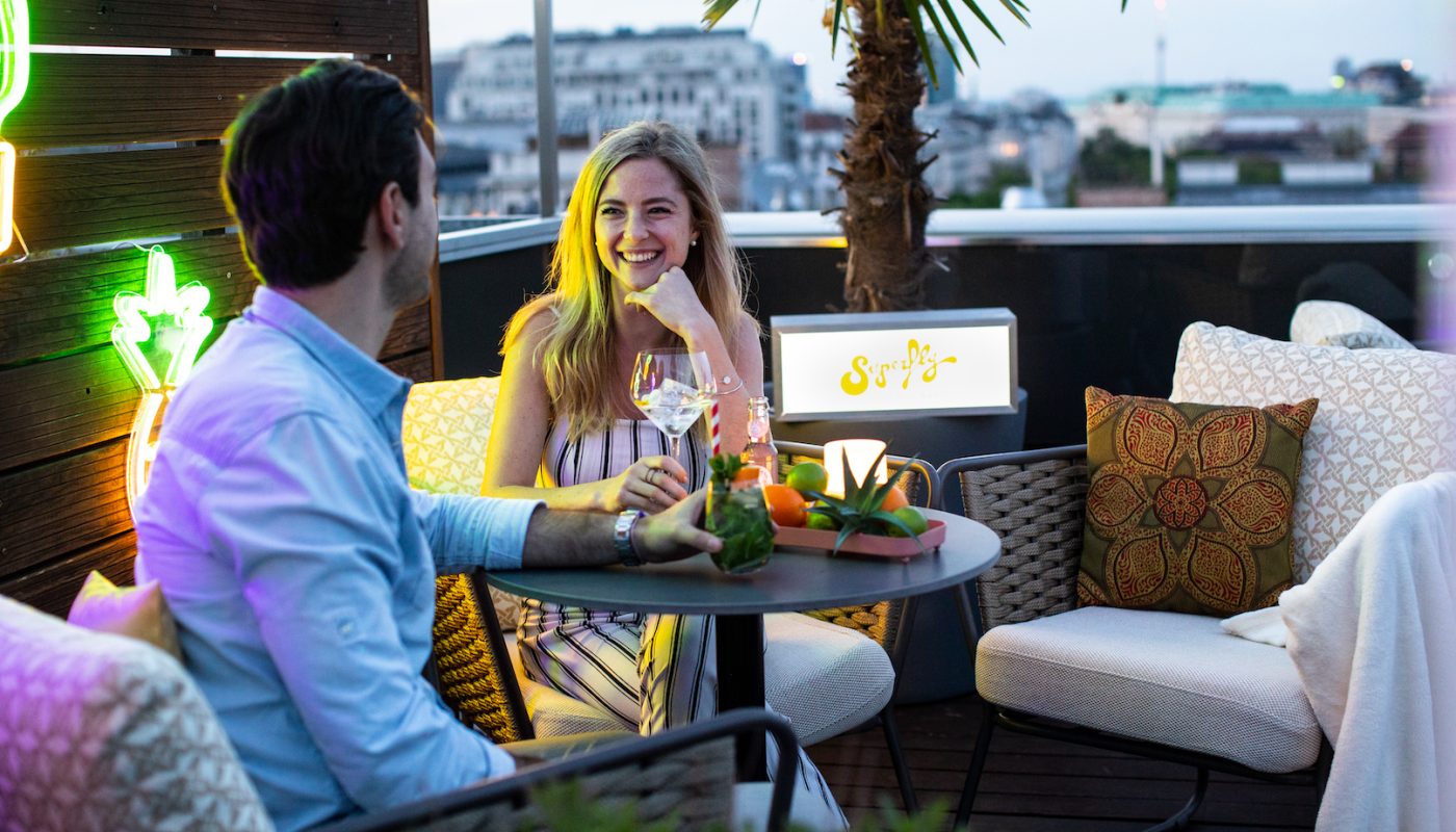 The-Ritz-Carlton-Vienna_Atmosphere-Rooftop-Bar_©Julia-Stix_11